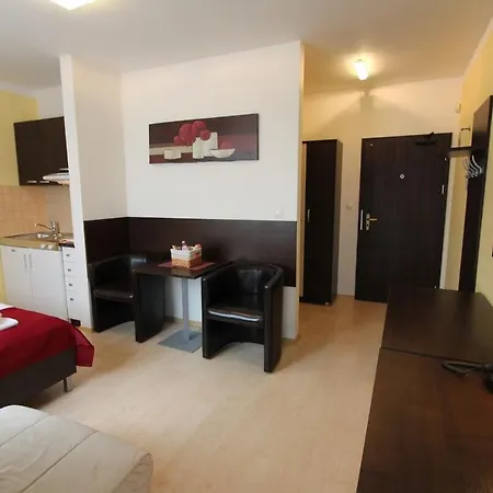 Eden Apartment Besenova